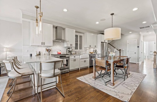 Bloomingdale Apartment | Luxury 3-level 3BR with roof deck, balcony, garage