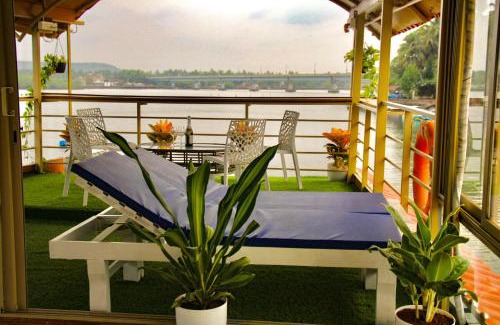 Chopdem Boat Rental | Luxury 3BHK Floating Villa in North Goa