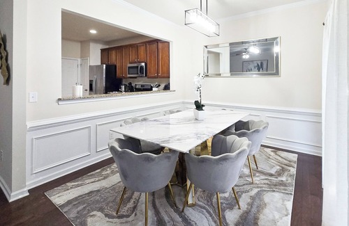 Charlotte House | Luxury 3BR - 2 King and 1 Queen