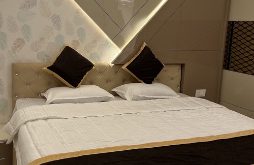 Visakhapatnam Apartment | "Luxury 3BR Apartment beside Novotel with Breathtaking RK Beach Views!"