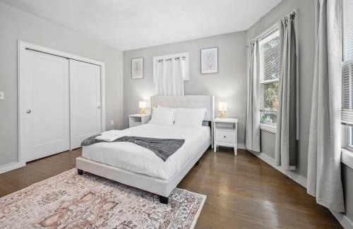 Highland Park Apartment | Luxury 3BR apt in Boston with Roku TV
