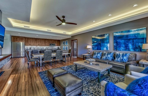 Lakeside Park Condo | Luxury 3Br Residence steps from Heavenly Village & Gondola 3 Bedroom Condo by RedAwning