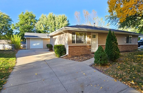 Lincoln House | Luxury 4 Bed & 2 Bath Family-sized Home Minutes from Downtown & UNL