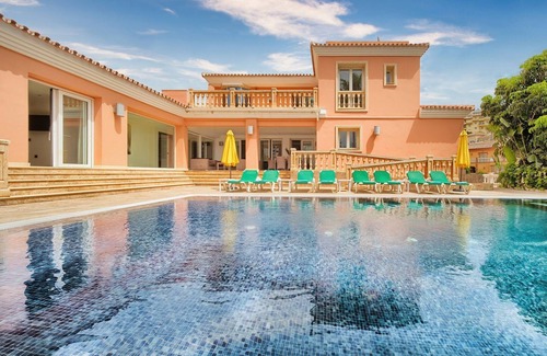 Mijas Villa | #Luxury 4 Bed Villa, Heated Pool, Cinema, Gym, Sauna, Squash Court