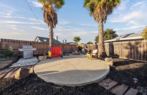 Mira Mesa House | Luxury 4-bedroom in terrific San Diego with Detached Studio &Backyard Oasis