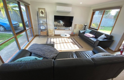 Portland House | LUXURY 4 BEDROOM KING BED SPA ARCADE WIFI NETFLIX SLEEPS 10 WITH BOAT PARKING