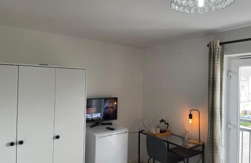 West Thurrock House | Luxury 4 Large Bedrooms Thurrock Grays 3 bathrooms 1 en suite Netflix Free Parking