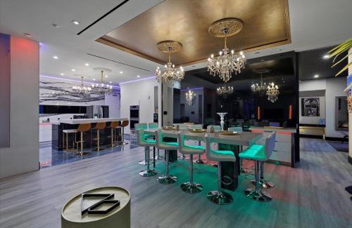Las Vegas Apartment | Luxury 4000 sqft Penthouse at Palms Place 56 Floor