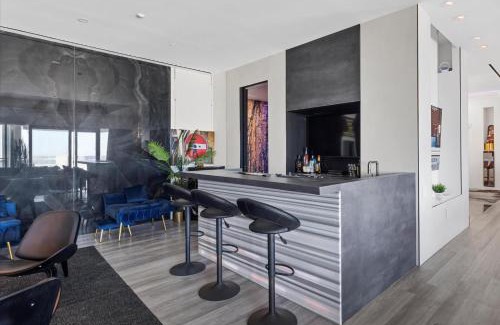 Las Vegas Apartment | Luxury 4000 sqft Penthouse at Palms Place 56 Floor