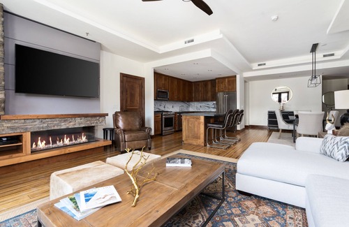 Lakeside Park Condo | Luxury 4bdr Residence Steps From Heavenly Village 4 Bedroom Condo