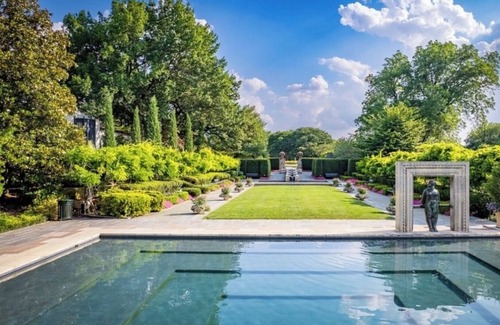 Mesquite House | Luxury 4BR Retreat – 10 Min to Downtown & Lake