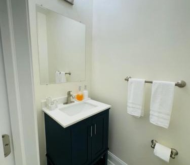 Northeast House | Luxury 5 Bedroom DC Home Near Capitol Hill with Free Parking