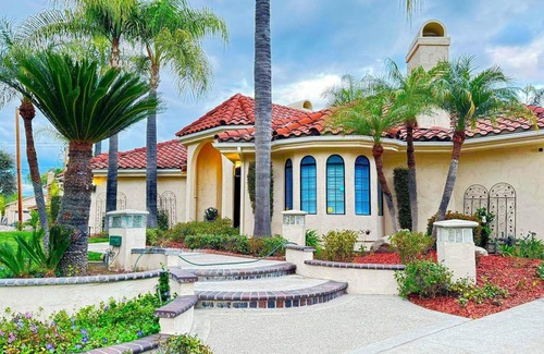 West Covina Villa | Luxury 5-bedroom villa in wonderful West Covina