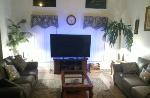 Lake Davenport Estates House | Luxury 5 BR 3 bath Villa Games Rm, Pool & View of Disney Fireworks