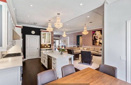 Southampton Condo | Luxury 5 star Condo in the heart of Hampton