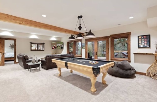 Cle Elum Cabin | Luxury 5 Suite Suncadia Golf Course Hm w Hot Tub, Sauna, Game & Theater Level