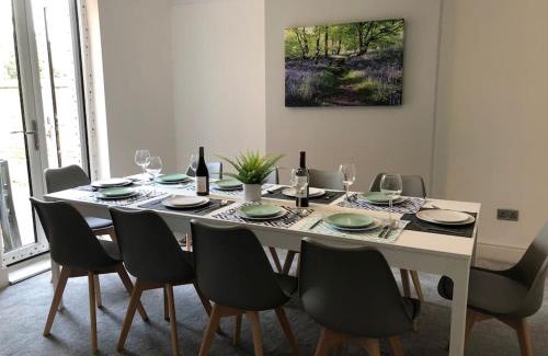City Centre Villa | Luxury 6 bedroom retreat in Stratford Upon Avon