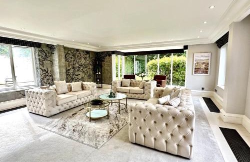 Alderley Edge House | Luxury 8- bed Mansion in Prestigious Alderley Edge