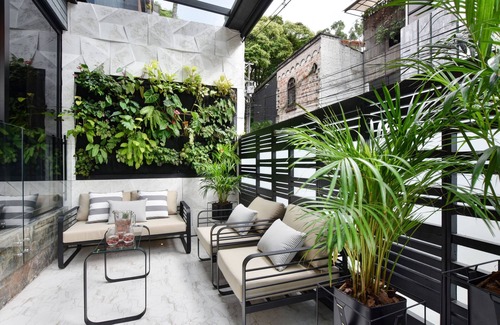 Zona Rosa Villa | Luxury 8BR Villa with Rooftop and Jacuzzis on Lleras Park