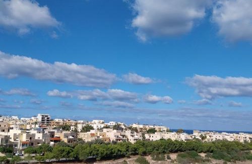 Swieqi Apartment | Luxury 9 person Holiday Home a walk to Paceville's nightlife