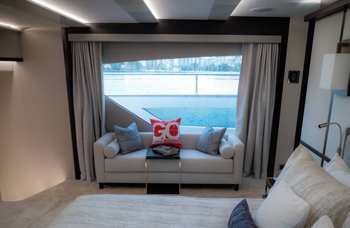 Harbour Island Boat Rental | Luxury 95' Sunseeker