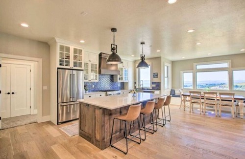 Fish Haven House | Luxury Amenities, Game Room, Pool & Hot Tub Access!