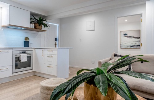 Mission Bay Apartment | Luxury Apart, Garden View, Beachside, Full Kitchen