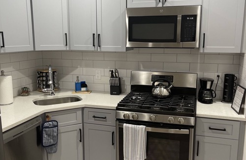 Williamsbridge Apartment | Luxury Apartment 2 Bedroom 1 Bathroom Private entrance