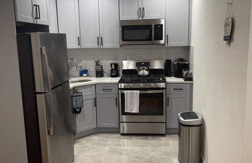 Williamsbridge Apartment | Luxury Apartment 2 Bedroom 1 Bathroom Private entrance