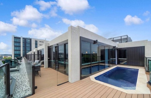 Reid Apartment | Luxury Apartment in Canberra CBD