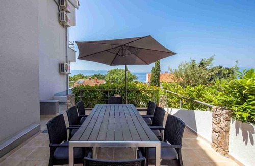 Njivice Apartment | Luxury Apartment Sunflair