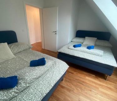 Grinzing Apartment | Luxury Apartment with Balcony & Free Parking