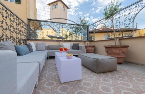 Santa Croce Apartment | Luxury Apartment with big terrace in Florence