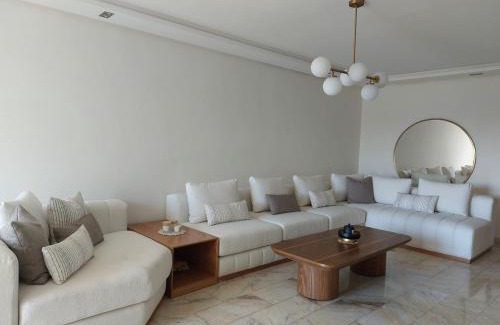 Pont Blondin Apartment | Luxury apartment with sea view and 2 pools Sablettes