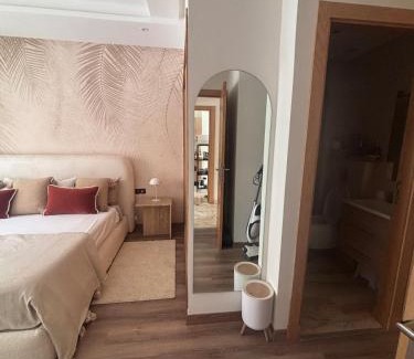 Pont Blondin Apartment | Luxury apartment with sea view and 2 pools Sablettes