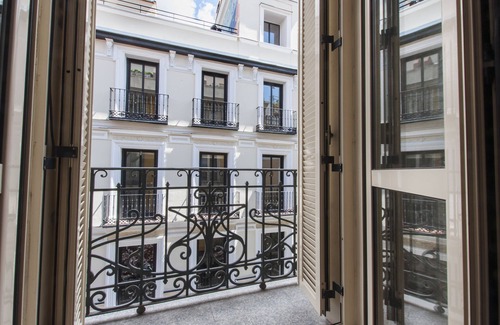 Huertas Apartment | Luxury Apt. Central Madrid. Barrio Letras, Steps to Museums, Plazas and GranVia