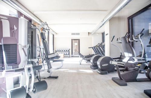 Chinatown Apartment | Luxury apt in Moscova (Gym+parking+private office)