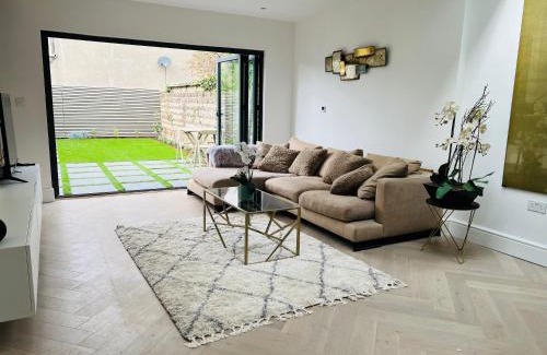 Littlehampton House | Luxury Architect Designed Town House Near Beach