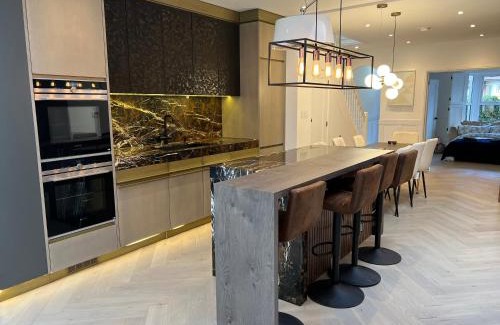 Littlehampton House | Luxury Architect Designed Town House Near Beach