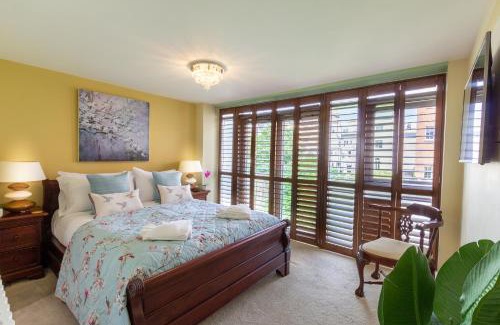 Hove House | Luxury at The Brunswick - Free Parking-4 bedrooms