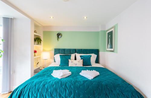 Hove House | Luxury at The Brunswick - Free Parking-4 bedrooms