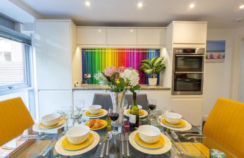 Hove House | Luxury at The Brunswick - Free Parking-4 bedrooms