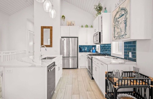 Cinnamon Shore Cottage | Luxury Beach Cottage on Park w/Porch Swing & Access to Great Amenities