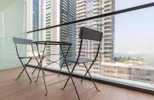 Dubai Marina Apartment | Luxury Beach Front 1BR