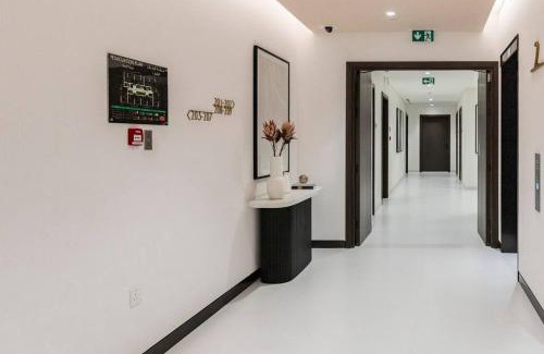 Dubai Marina Apartment | Luxury Beach Front 1BR