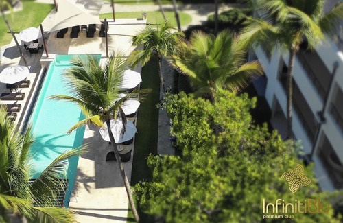 Playa Chiquita Villa | Luxury Beach Front Oasis