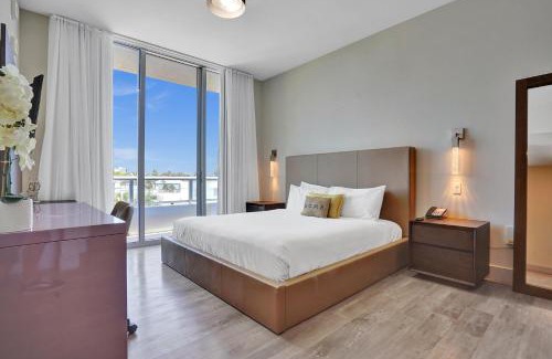 Hollywood Apartment | Luxury Beach Front Suite with Rooftop Pool