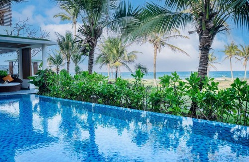 Ngu Hanh Son Villa | Luxury Beachfront Villa with Private Pool in Da Nang, Vietnam