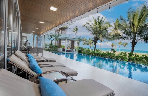 Ngu Hanh Son Villa | Luxury Beachfront Villa with Private Pool in Da Nang, Vietnam