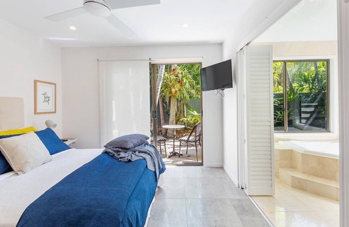 Yaroomba House | LUXURY BEACHSIDE HOME, On the Beach with pool.